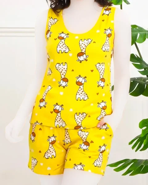 ست تاپ و شورتک مخمل طرحدار 1246